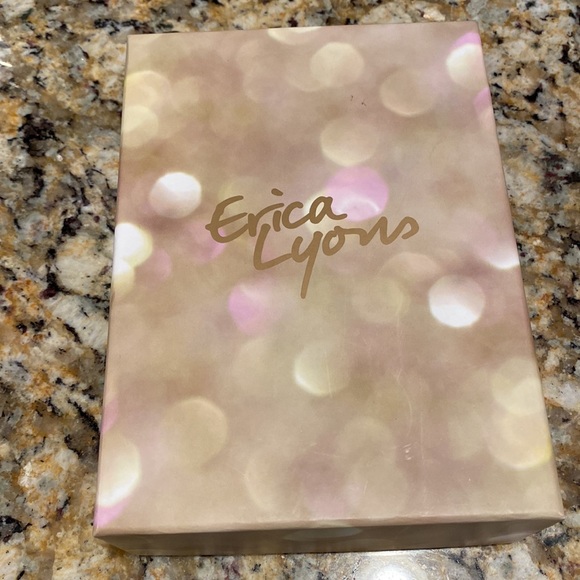 Erica Lions Necklace and Earrings Set - Picture 4 of 6